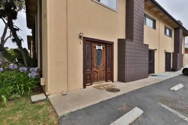 MLS: PTP2302672 Condo For Sale