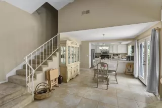 Photo #1: PTP2302713 Listing