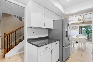 Photo #4: PTP2302716 Listing