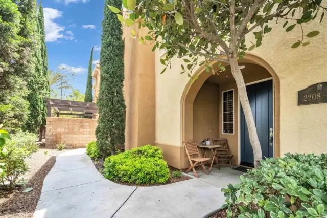 MLS: PTP2302746 Condo For Sale