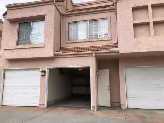 MLS: PTP2302775 Condo For Sale