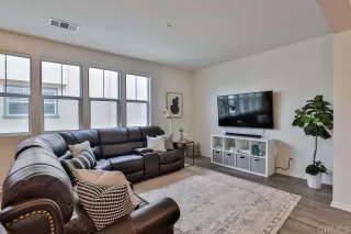 Photo #5: PTP2302784 Listing