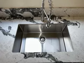 Photo #6: PTP2302794 Listing