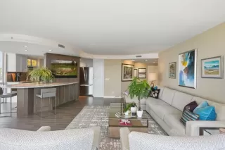 Photo #5: PTP2302799 Listing 