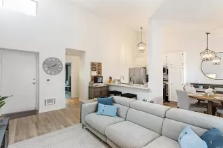 Photo #5: PTP2302870 Listing 