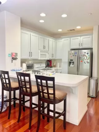 Photo #6: PTP2302933 Listing