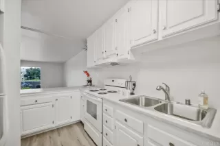 Photo #5: PTP2302950 Listing