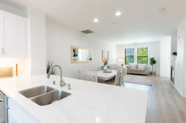 MLS: PTP2302993 Condo For Sale