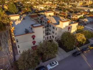 Photo #4: PTP2303044 Listing