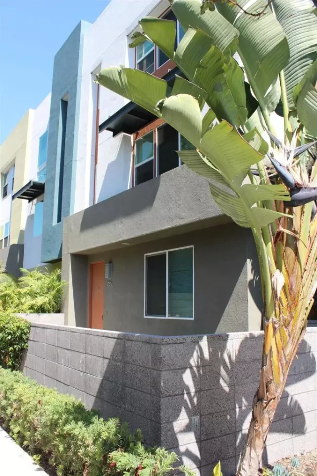 MLS: PTP2303146 Condo For Sale