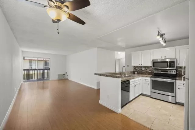 MLS: PTP2303183 Condo For Sale