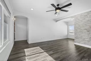 Photo #1: PTP2303190 Listing