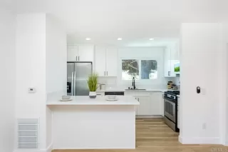 Photo #5: PTP2303302 Listing