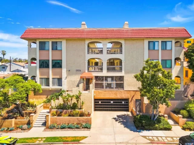 MLS: PTP2303312 Condo For Sale