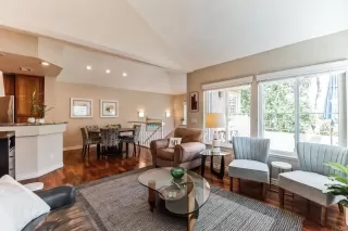 Photo #1: PTP2303356 Listing