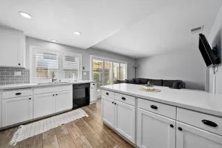 Photo #1: PTP2303370 Listing 