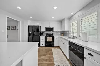 Photo #2: PTP2303370 Listing 