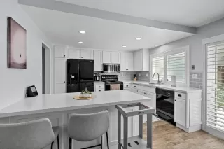 Photo #3: PTP2303370 Listing 