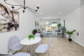 Photo #1: PTP2303396 Listing