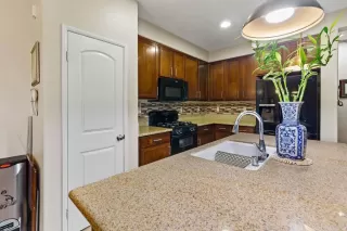 Photo #5: PTP2303422 Listing