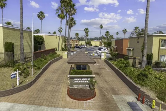 MLS: PTP2303545 Condo For Sale