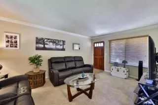 Photo #2: PTP2303548 Listing 