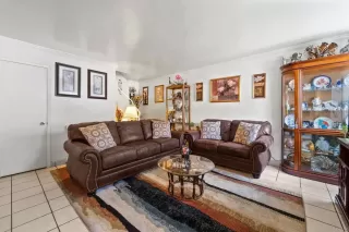 Photo #5: PTP2303572 Listing 