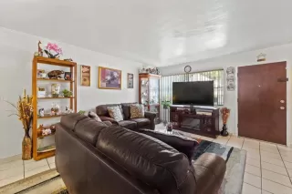 Photo #6: PTP2303572 Listing 