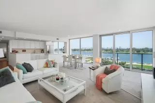 Photo #1: PTP2303644 Listing