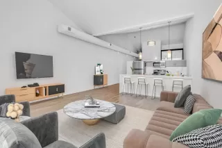 Photo #2: PTP2303673 Listing