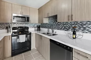 Photo #5: PTP2303750 Listing 