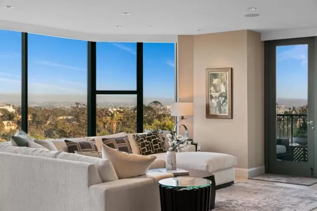 MLS: PTP2303772 Condo For Sale