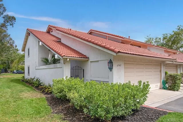 MLS: PTP2303848 Condo For Sale