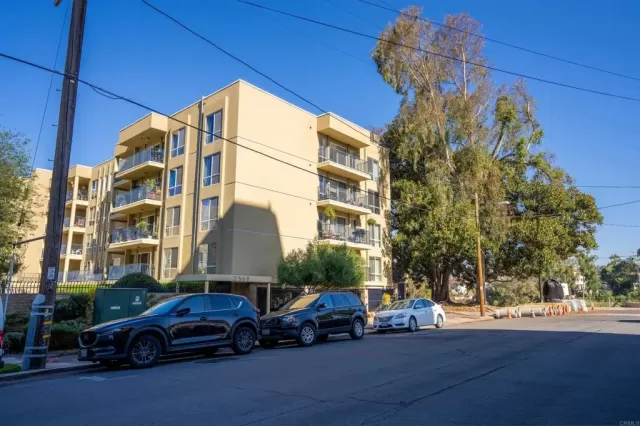 MLS: PTP2303860 Condo For Sale