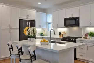 Photo #1: PTP2303871 Listing