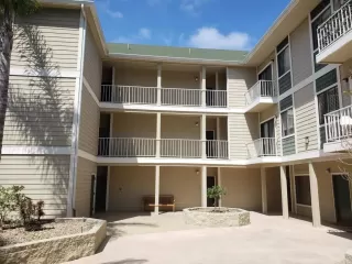 Photo #5: PTP2303928 Listing