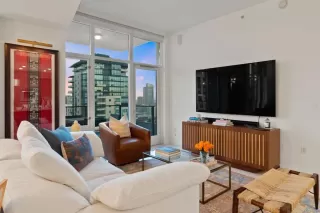 Photo #1: PTP2304029 Listing 