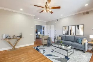 Photo #5: PTP2304062 Listing