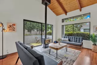 Photo #1: PTP2304089 Listing