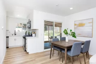 Photo #5: PTP2304153 Listing