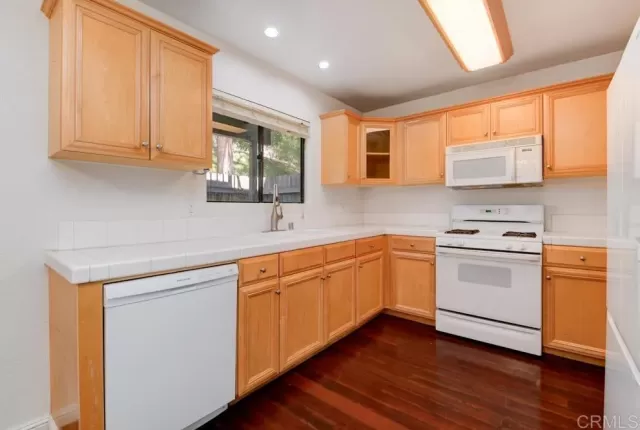 MLS: PTP2304173 Condo For Sale