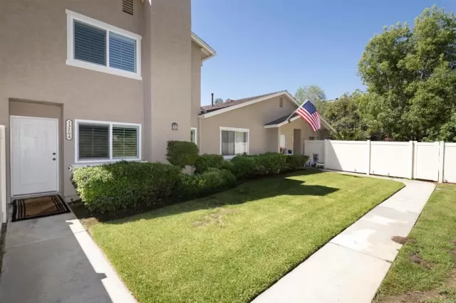 MLS: PTP2304227 Condo For Sale