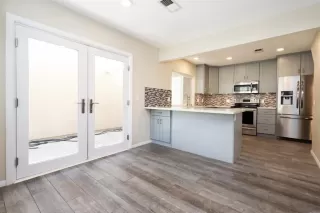 Photo #3: PTP2304227 Listing 