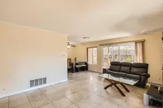 Photo #6: PTP2304275 Listing