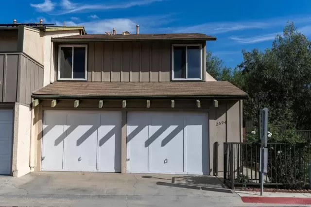 MLS: PTP2304289 Condo For Sale