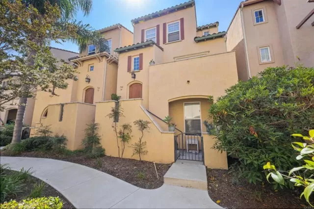 MLS: PTP2304326 Condo For Sale