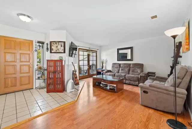 MLS: PTP2304339 Condo For Sale