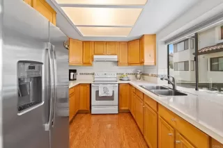 Photo #4: PTP2304339 Listing