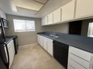 Photo #5: PTP2304347 Listing 