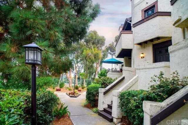 MLS: PTP2304350 Condo For Sale